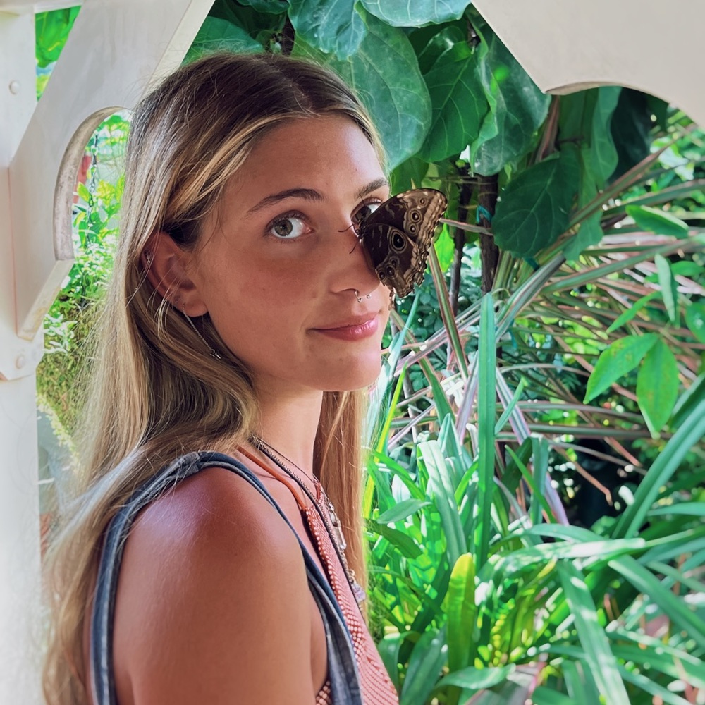 Meet your Posher, Gena